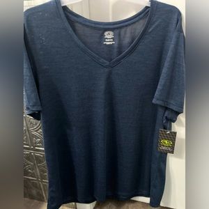 NWT Athletic  Works Women’s XL Work Out Shirt